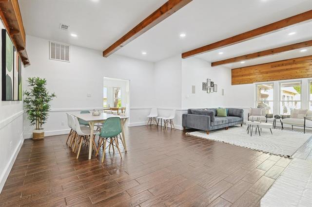 Foto del edificio - 3322 Darby Ln