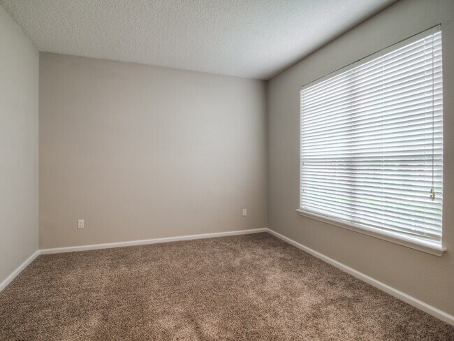 Foto del edificio - 16380 Bamboo Bluff Ct