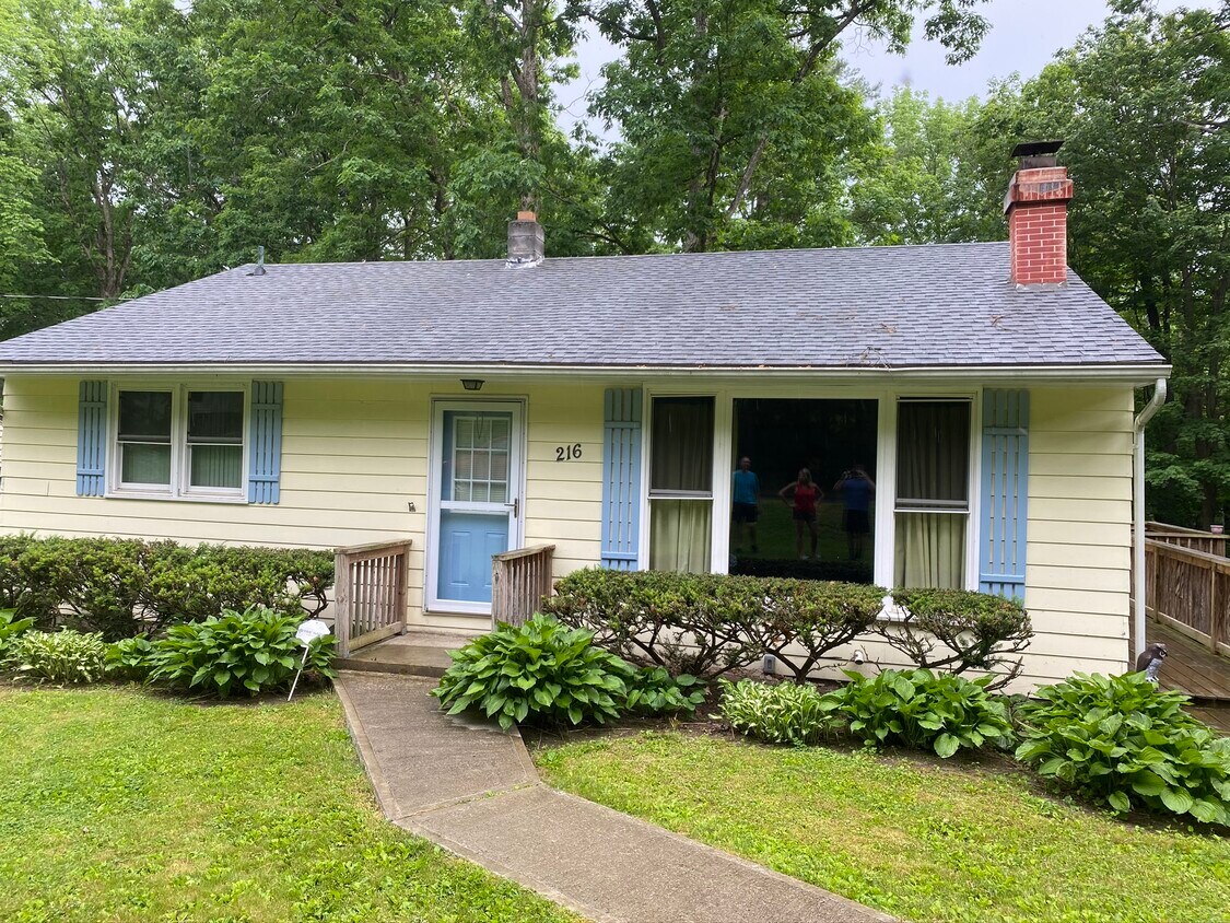 Primary Photo - 216 Dorman Rd