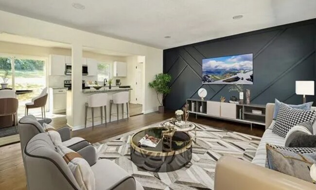Building Photo - Stunning 4-Bedroom, 2-Bath Home with Moder...