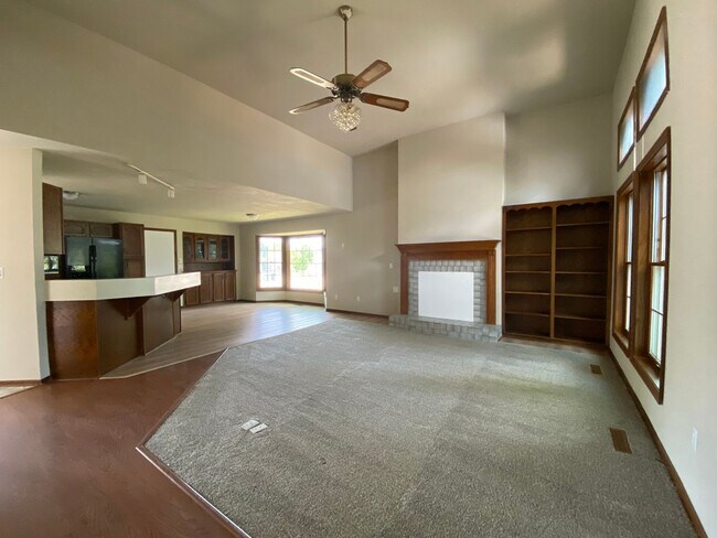 Foto del edificio - Spacious 3 Bedroom 2 Bath Home