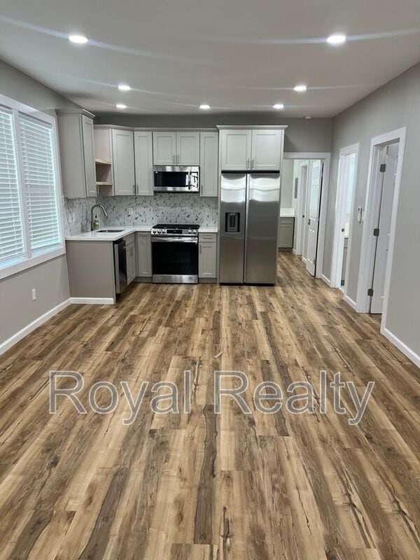 Building Photo - 1450 Keeaumoku St.