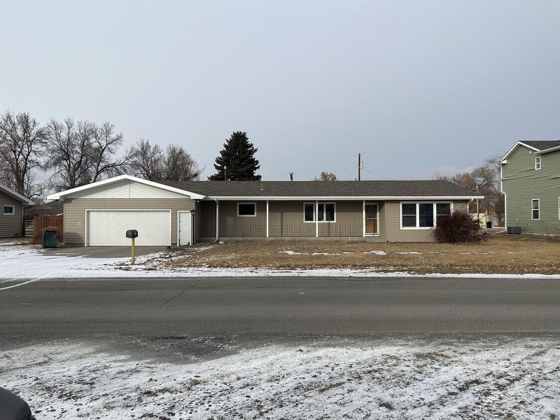 443 Crow Ln, Billings, MT 59105 House Rental in Billings, MT