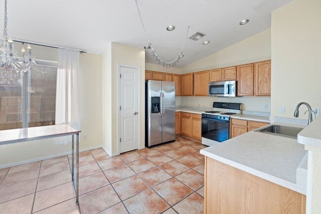 Building Photo - 4 Bedroom Home In Award Winning Vail Schoo...