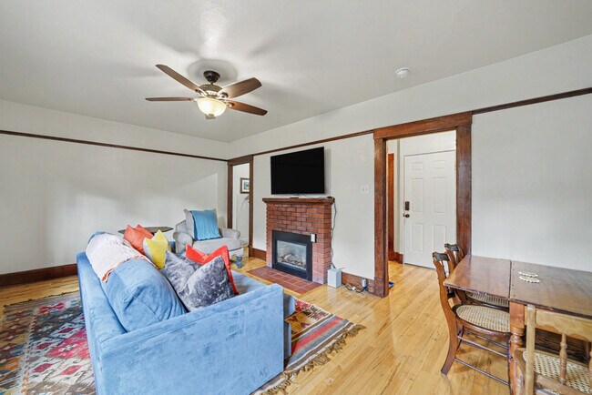 Foto del edificio - 516 W Olive St