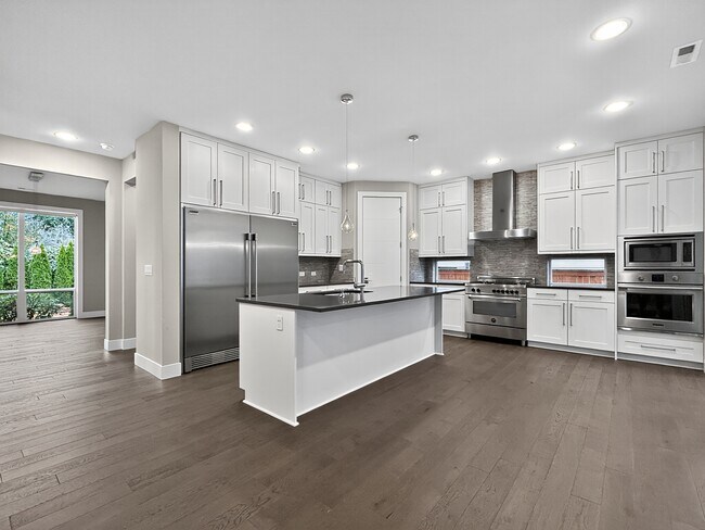 Foto del edificio - 2821 Garden Ave N