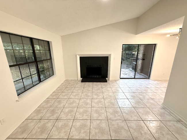 Building Photo - 9345 Chisholm Rd