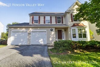 Building Photo - 2610 Henson Valley Way