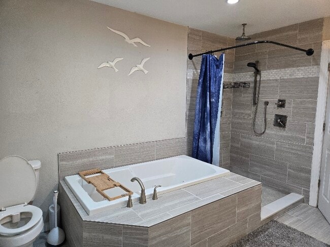 Building Photo - 3329 Macdonald Rd