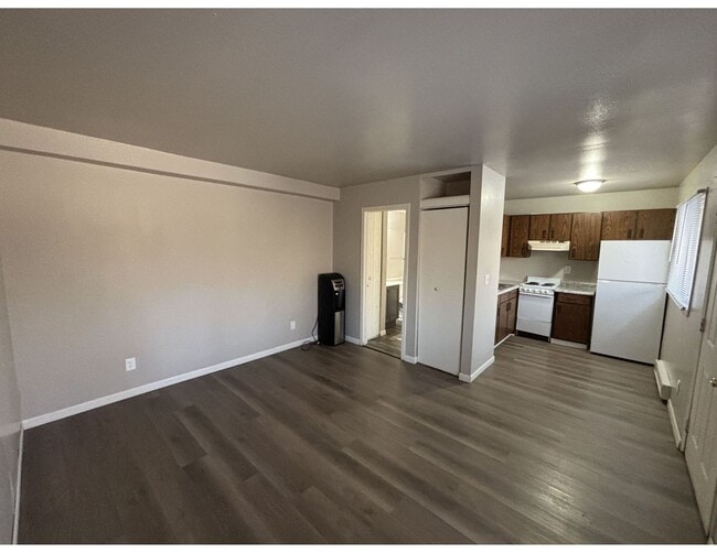 Foto del edificio - 1745 La Cres St