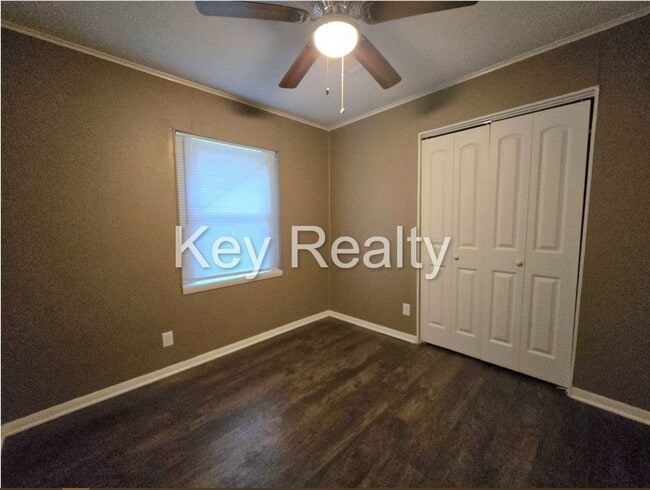Building Photo - 145 Walker Dr