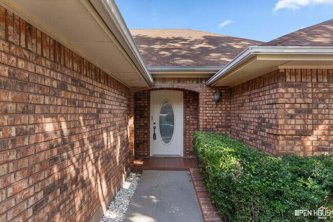 Building Photo - 2720 Shepherds Glen