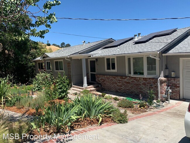 Building Photo - 4 br, 3 bath House - 1340 Juanita Drive