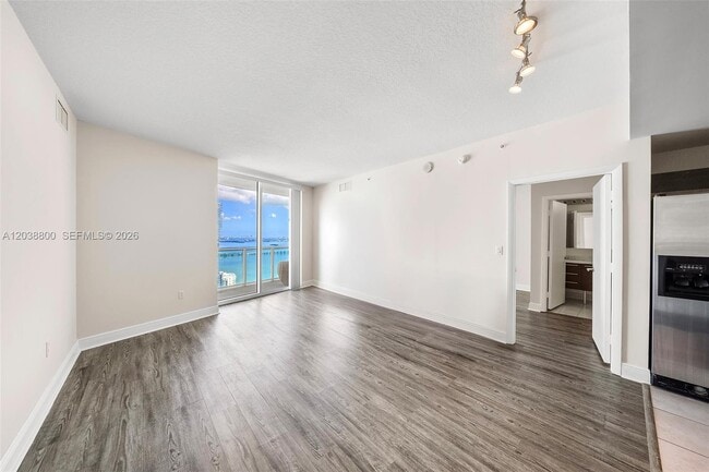 Building Photo - 1900 N Bayshore Dr
