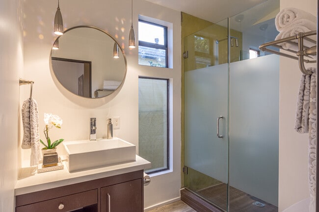 Foto del edificio - 13263 Venice Blvd