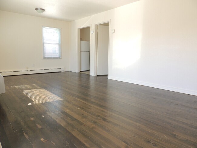 Foto del edificio - 1151 Belford Ave