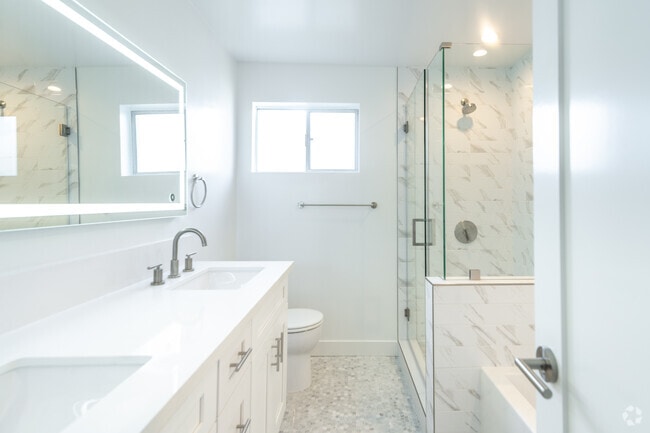 Bathroom - 605 San Vicente Blvd