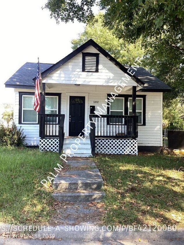 Foto principal - 1202 E 70th St