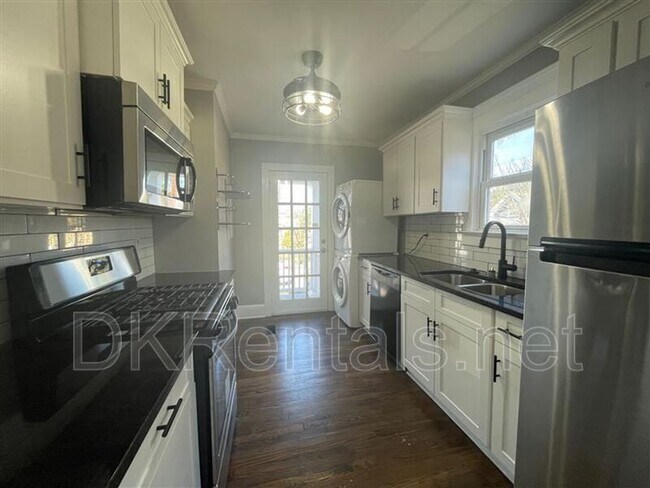 Building Photo - 1279 Eubanks Ave