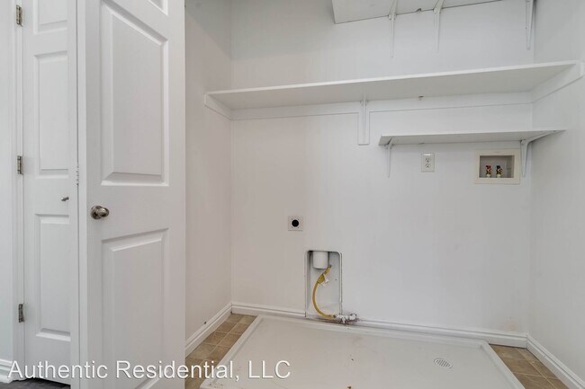 Foto del edificio - 4 br, 2 bath House - 1051 W York Dr