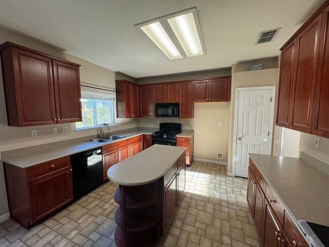 Foto del edificio - Updated 4 Bedroom Natomas Crossing Home