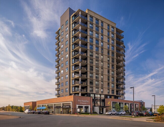 Photo du bâtiment - The Hazelton Apartments
