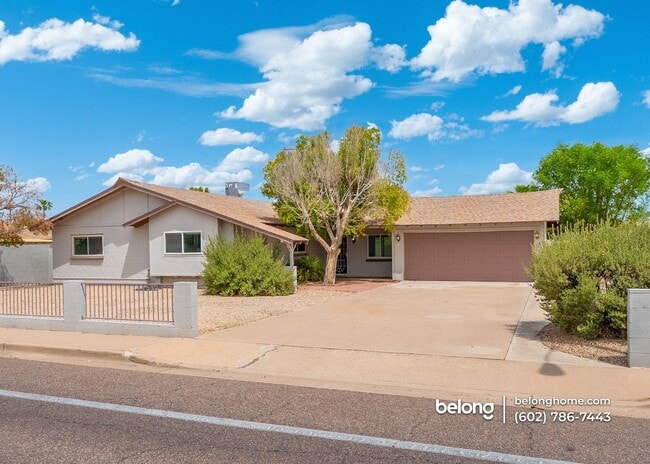 Building Photo - 2809 N Granite Reef Rd