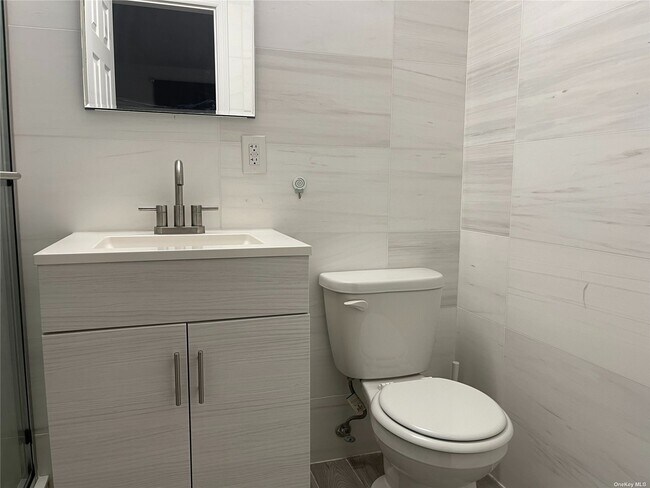 Foto del edificio - 45-21 169th St