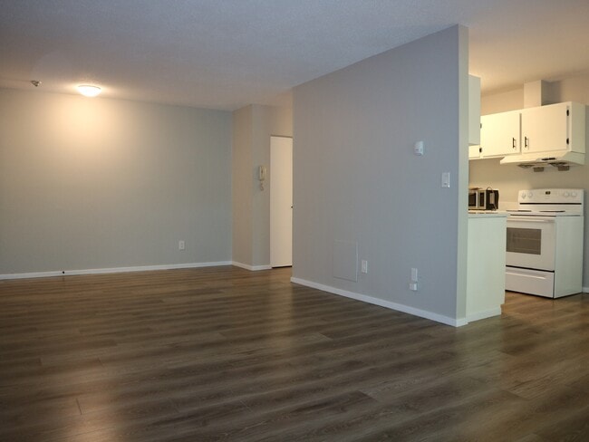 Building Photo - 8060 Ryan Rd