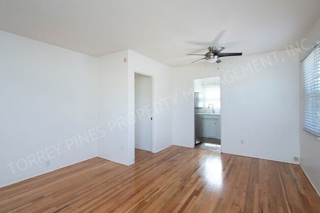 Foto del edificio - Bright 2 BR in Great Pacific Beach Locatio...