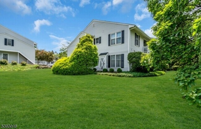 Foto del edificio - 321 Sparrow Ct