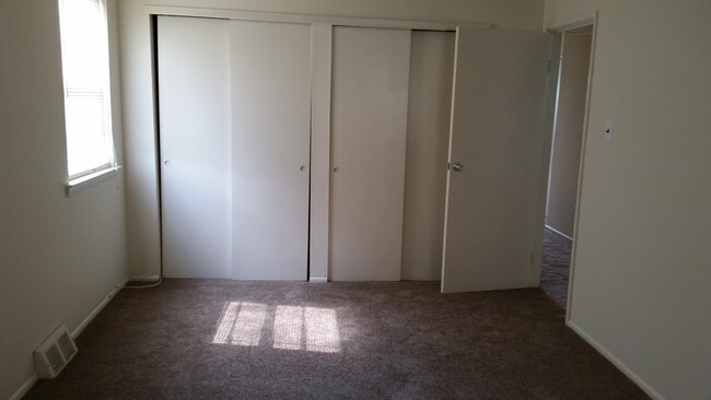 Building Photo - 103 Bridle Ln