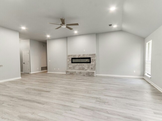 Foto del edificio - 5612 SE 87th St