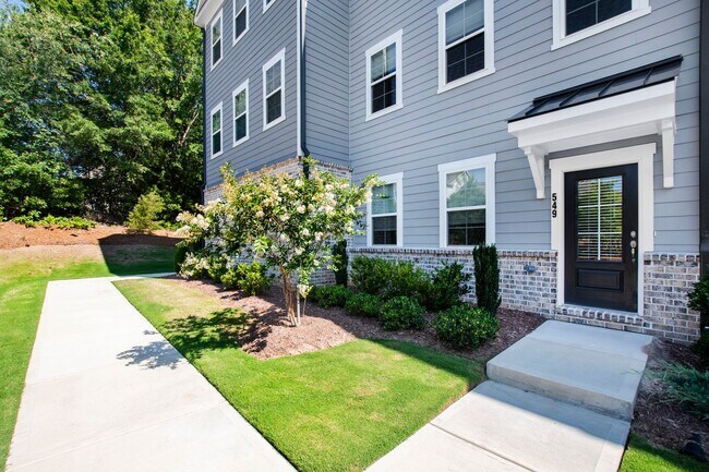 Building Photo - 4 Bedroom/3.5 bath luxurious townhome in S...