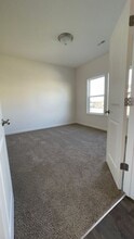 Building Photo - 151 Wadsworth Ct