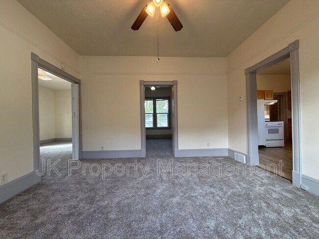 Foto del edificio - 613 8th Ave S