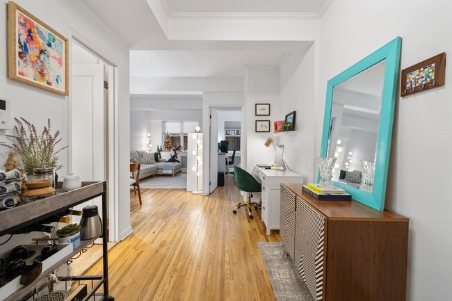 Building Photo - Charming 1BR Condo in Upper West Side