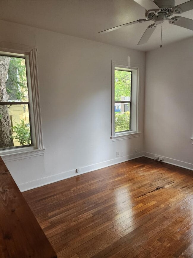 Building Photo - 1704 Dexter St
