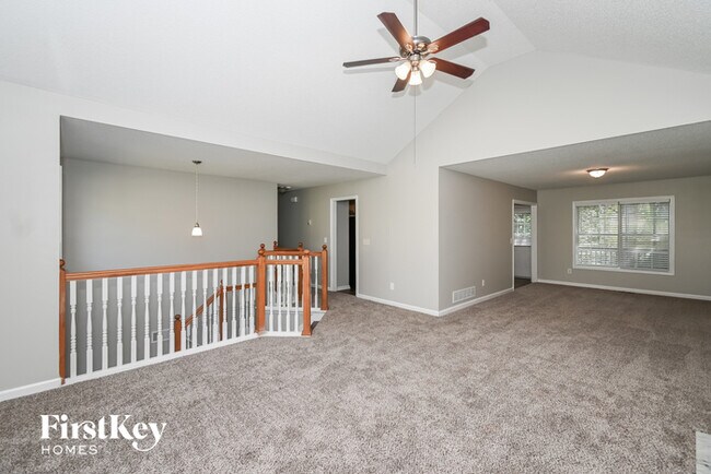 Building Photo - 7775 Poppy Dr