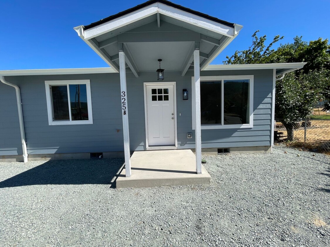 Primary Photo - Brand new Apartment in Riddle