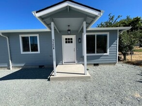 Building Photo - 325 1st Ave