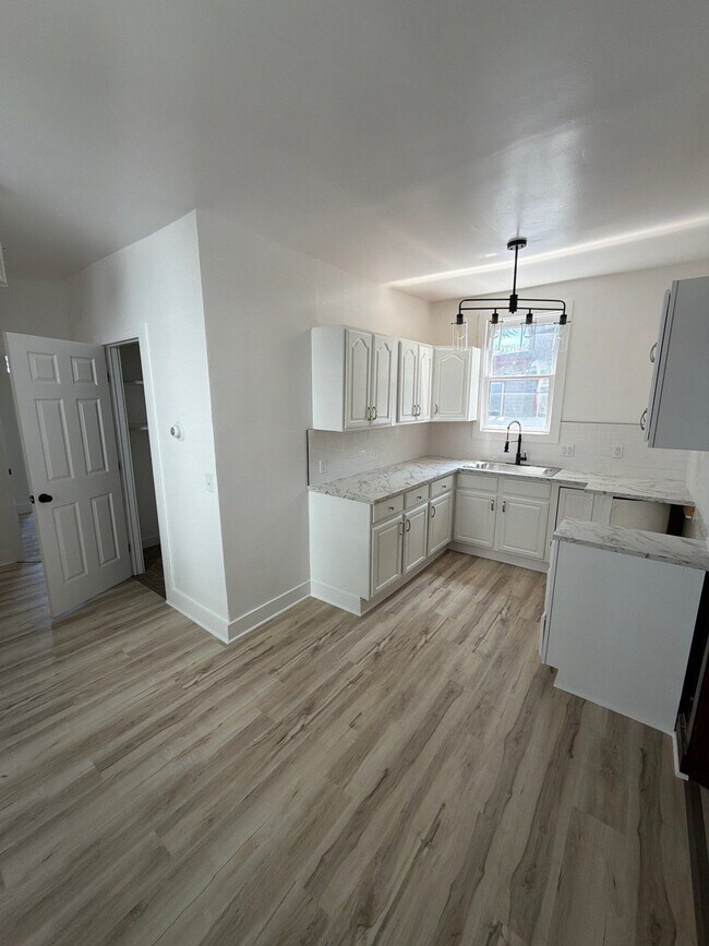 Photo - 218 S B St Apartment
