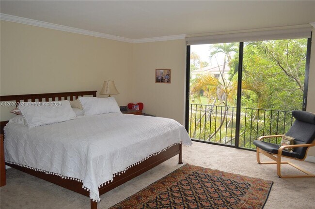 Foto del edificio - 3982 Estepona Ave