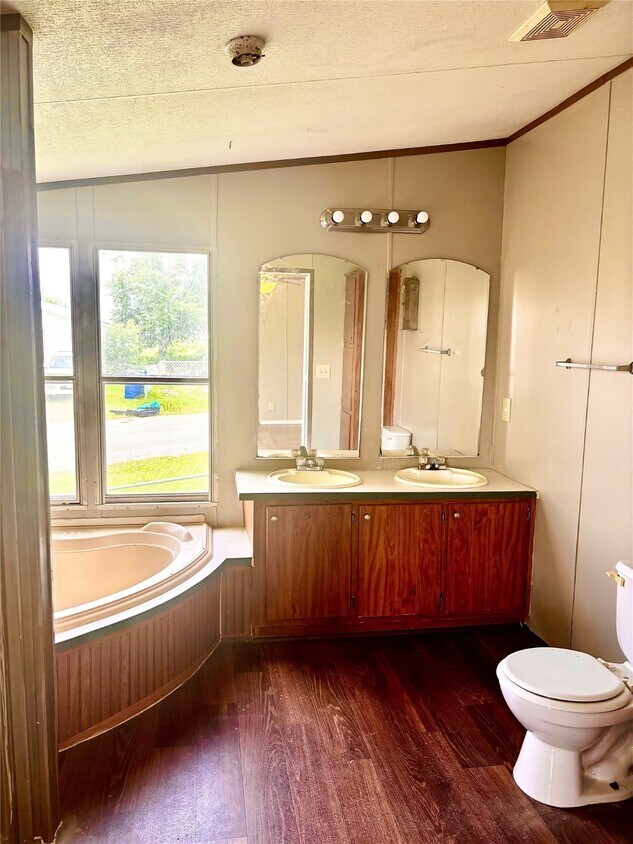 Foto principal - 2515 Oyster Creek Bend
