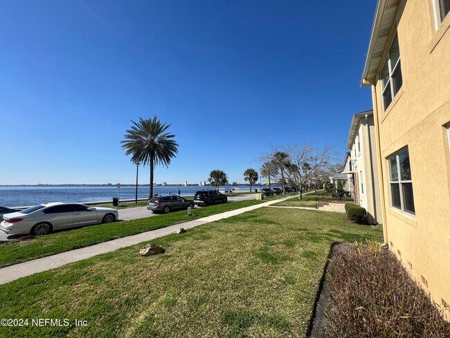 Foto del edificio - 1781 River Rd