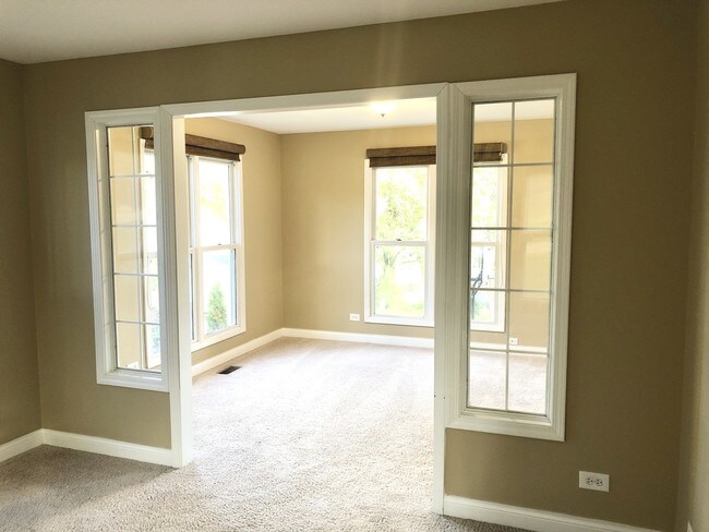 Building Photo - 1590 Barrington Ct