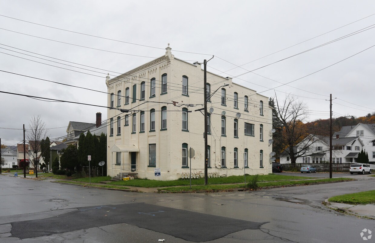 Primary Photo - 123 Park Ave