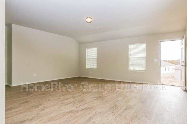 Building Photo - 1091 Huntington Dr