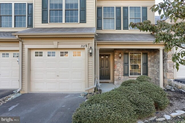 Foto del edificio - 712 Creekside Dr