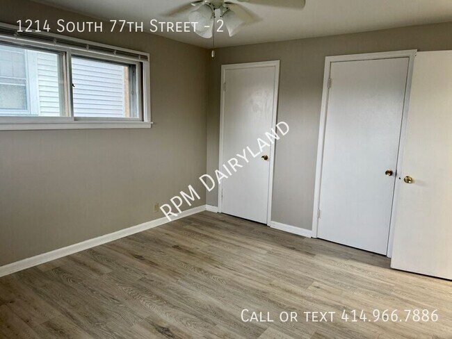 Building Photo - 1214 S 77th St